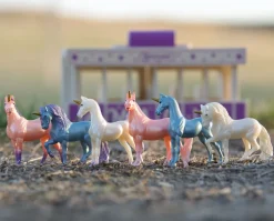 Unicorn Magic Wood Carry Stable with 6 Unicorns